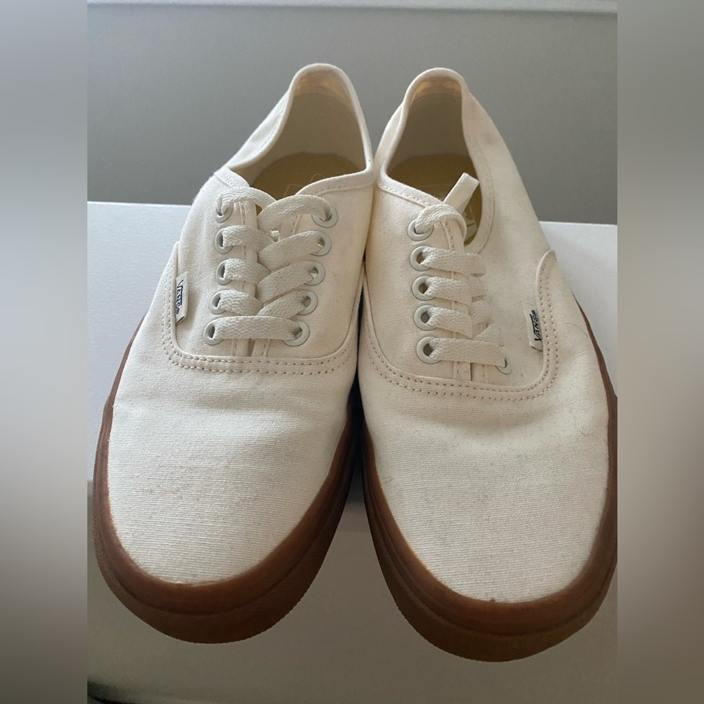 Women’s Cream/Tan Vans